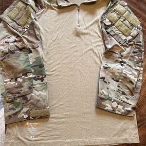 Crye Precision G3 Combat Shirt LG no signs of wear, damage or odor. Like new